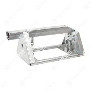 Cuneo blocca ruota per camion . Versione stabilissima da fissare sul pianale perforato. Disponibili in diverse versioni per trasporto di camion. Per grosse quantità vi preghiamo di scriverci!