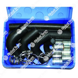 Kit riparazione manicotto del radiatore per veicoli industriali . Kit riparazione manicotto del radiatore per veicoli industriali, autobus, macchine per cantieri ed agricole. 14 collegamenti vari e 8 gomme di riparazione (dritti ed inclinati 90°) con fasc