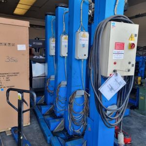 Ponte a 4 colonne mobili 3 ton. perfetto Ravaglioli a vite .